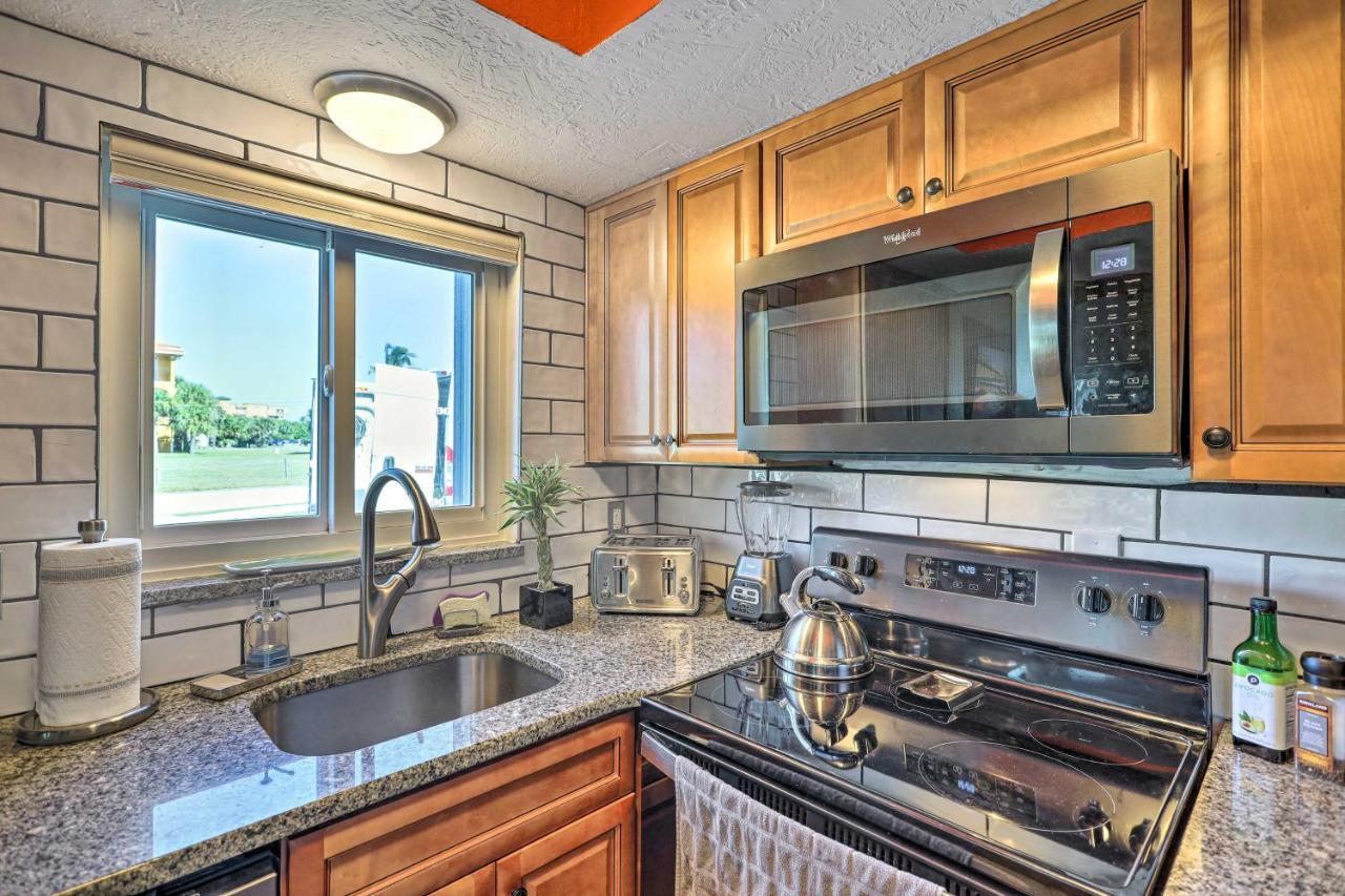 Cape Canaveral Home With Balcony Walk To Beach 외부 사진
